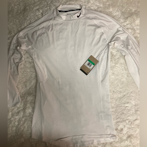 Nike Dri Fit White Fitted Performance Mock Mens LS Multiple sizes Lrg & X Large - Picture 2 of 7